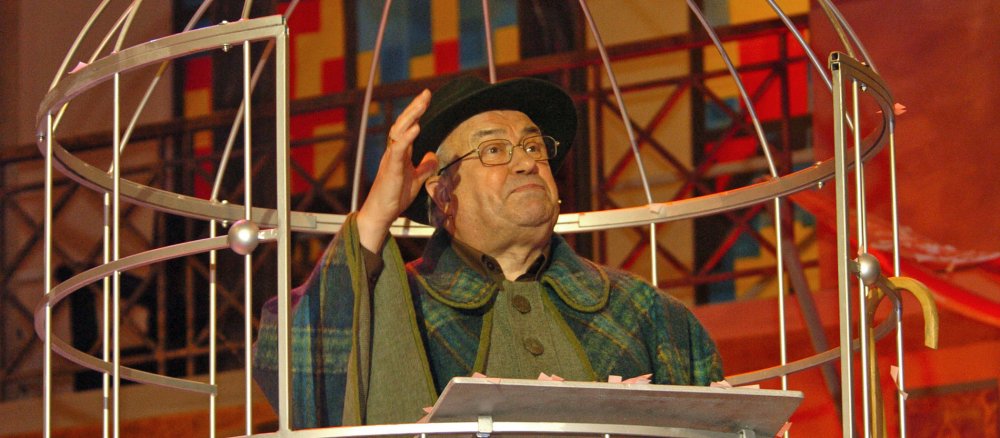 Karl Kardinal Lehmann im Narrenkäfig des Aachener Karnevals-Vereins