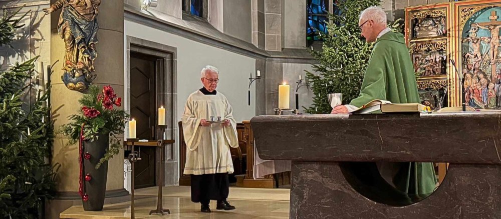 Mit 11 Jahren hat Helmut Kewitsch angefangen, am Altar zu dienen.