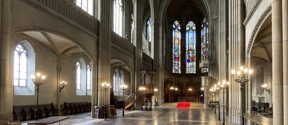 Das Innere der Basler Elisabethenkirche