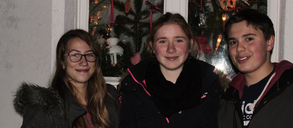 Die Konfirmanden Floriana, Lea und Marten.