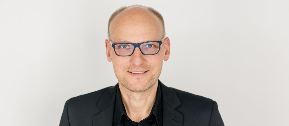 Dr. Andreas Heek