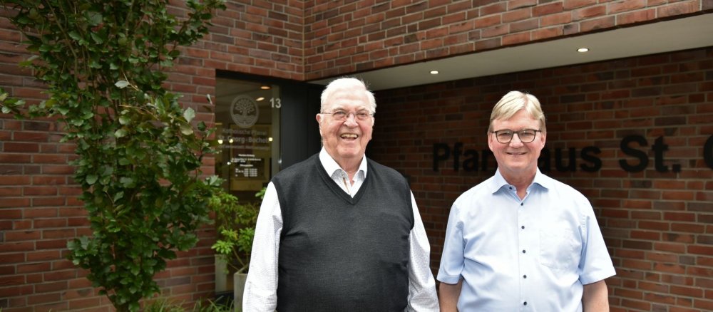 Die Priester Matthias Hembrock und Wilfried Hagemann leben gemeinsam in einer "vita communis"