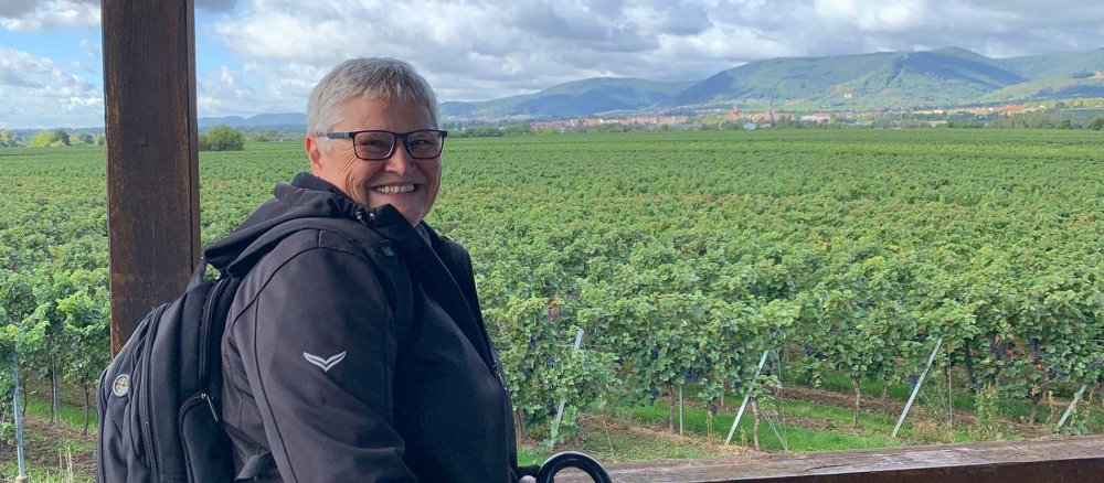 Walburga Wintergerst im Pfälzer Weinanbaugebiet