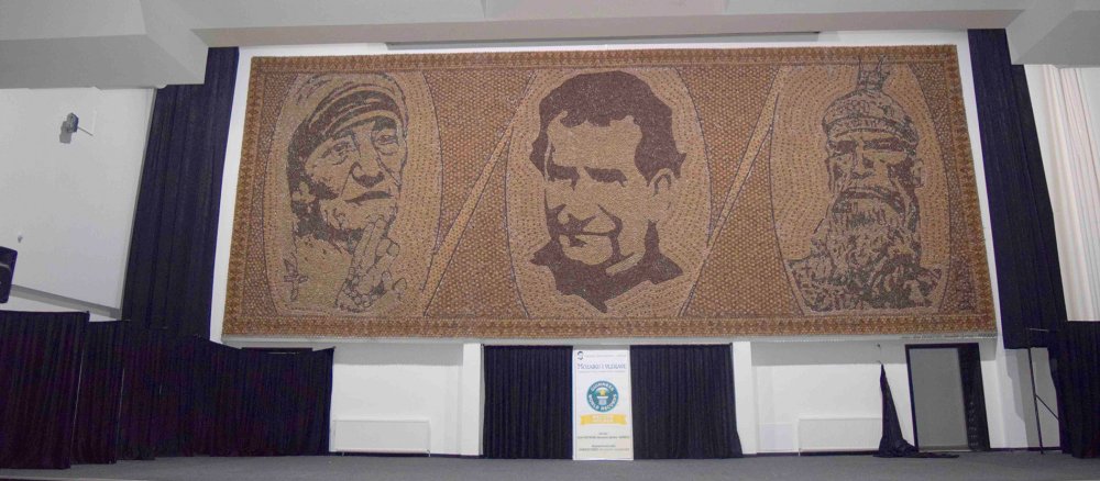 Tannenzapfen-Mosaik