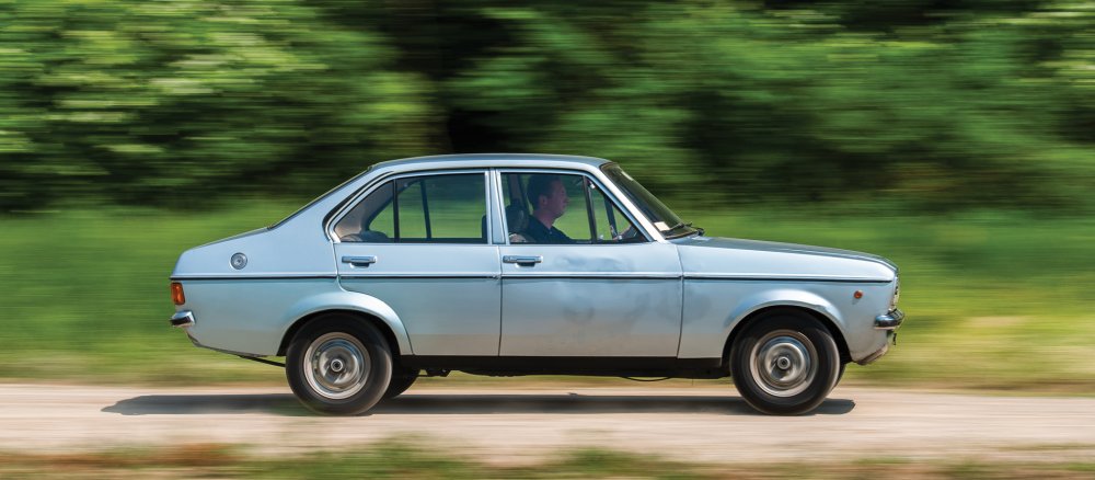 Der ehemalige Privatwagen des heiligen Papstes Johannes Paul II., den dieser in seiner Zeit als Erzbischof von Krakau fuhr.