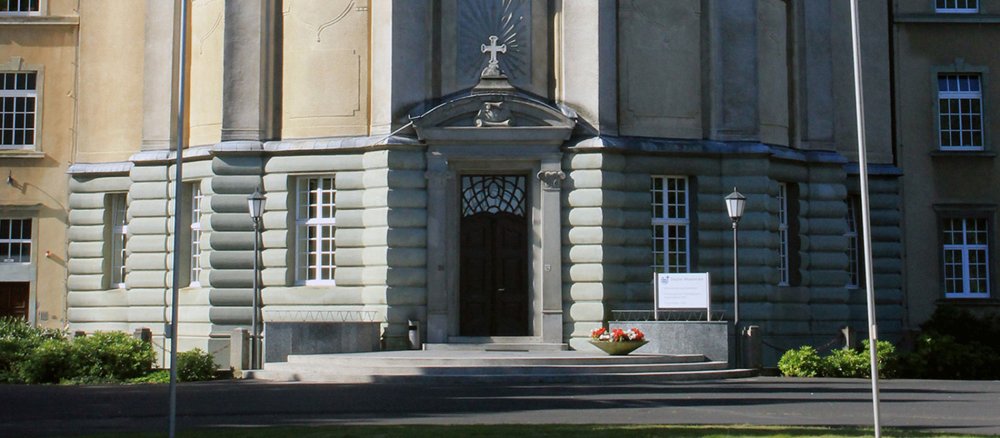 Portal des Missionspriesterseminars in Sankt Augustin