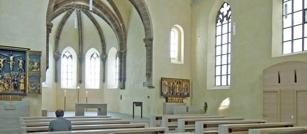 Der Innenraum der Offenen Kirche St. Klara in Nürnberg