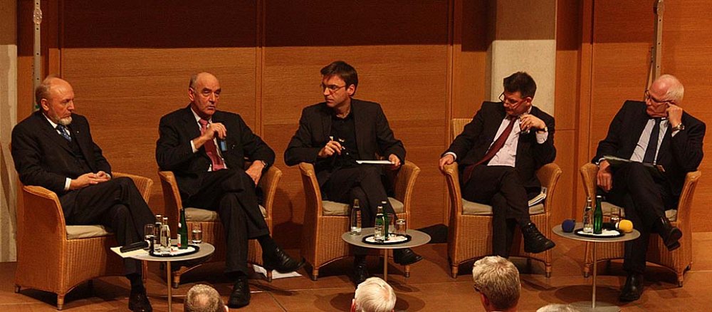 Die Teilnehmer der Podiumsdiskussion in der Katholischen Akademie in Berlin.