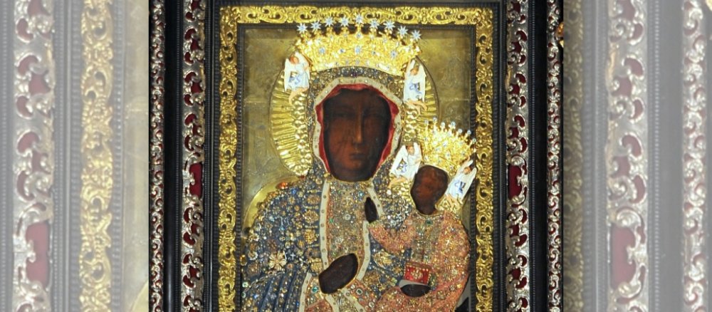 Das Bild zeigt die neuen Kronen für Maria und Jesus auf der weltberühmten Ikone von Tschenstochau.