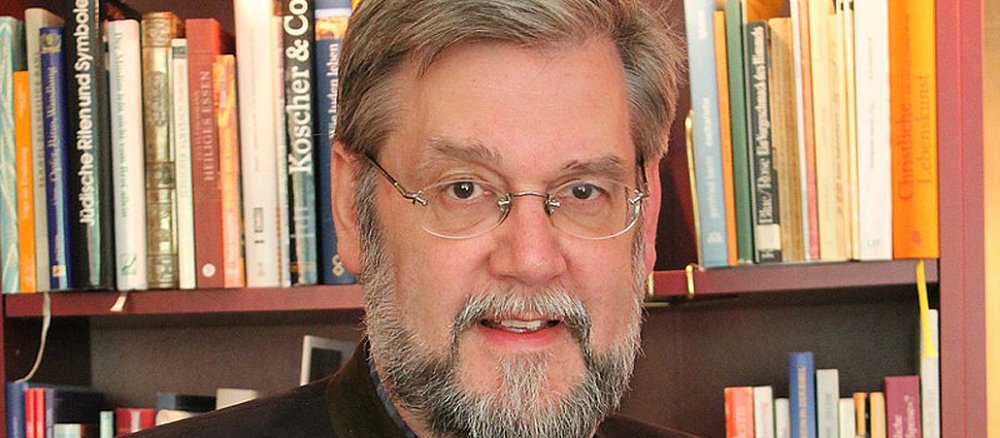Guido Fuchs ist Liturgiewissenschaftler und Autor zahlreicher Bücher.