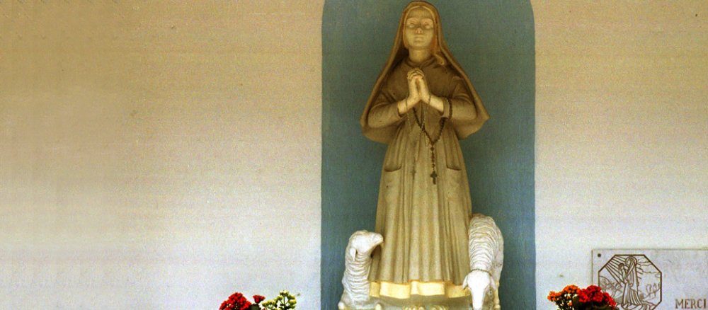 Statue der Bernadette