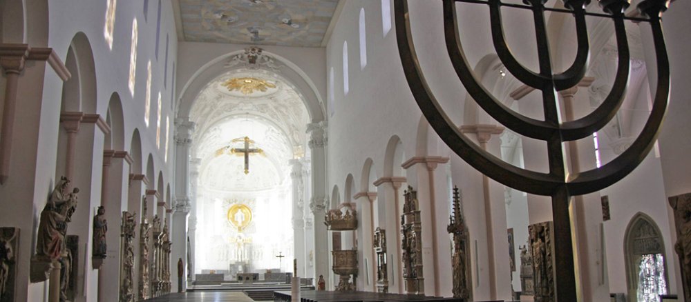 Der Kiliansdom in Würzburg wurde aufwendig renoviert und erstrahlt in neuem Glanz.